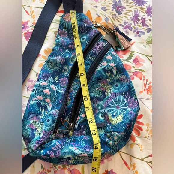 Sakroots On the Go sling - Picture 7 of 11